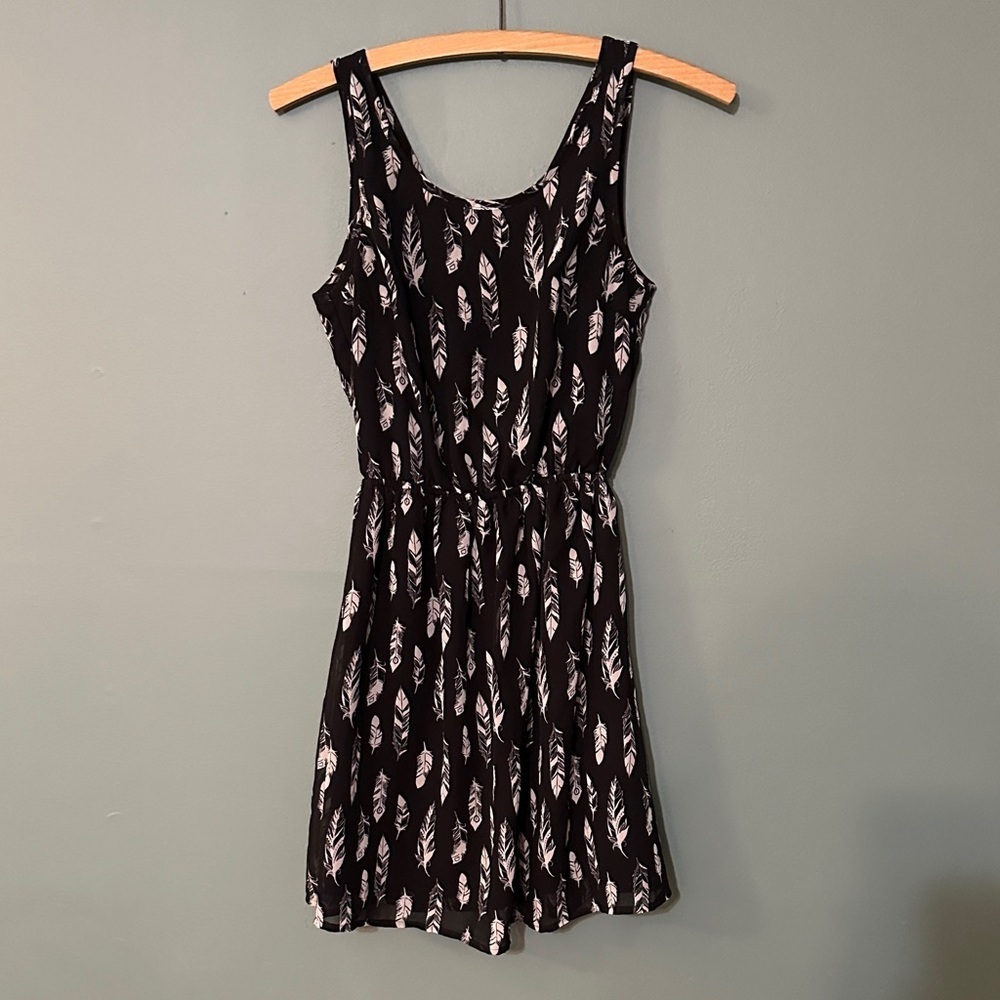 H&M Black and White Feather Print Dress